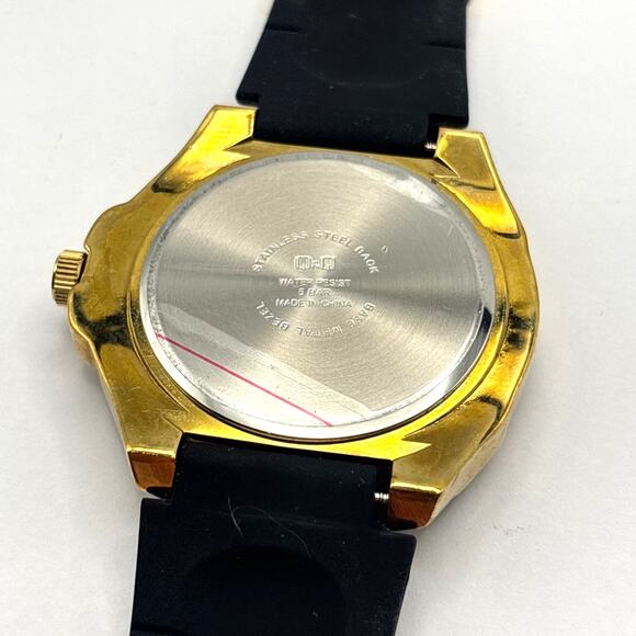 Gold Q & Q Men's Watch - Picture 5 of 5